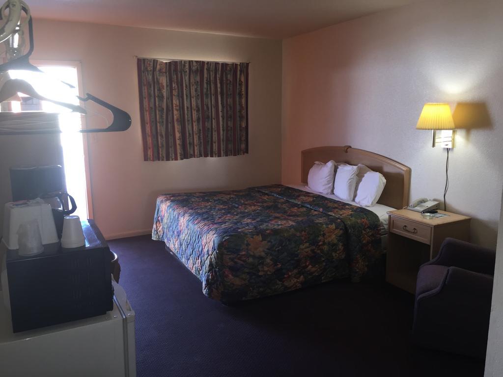 Avalon Motel Early Екстериор снимка