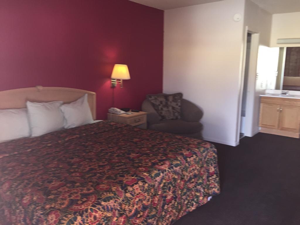 Avalon Motel Early Екстериор снимка